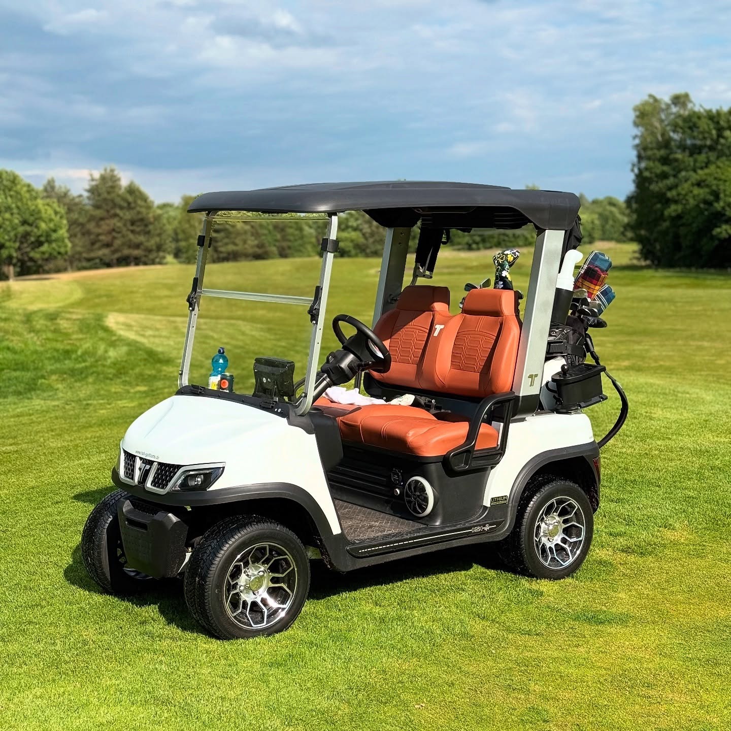 tara spirit plus utility task vehicle on golf course