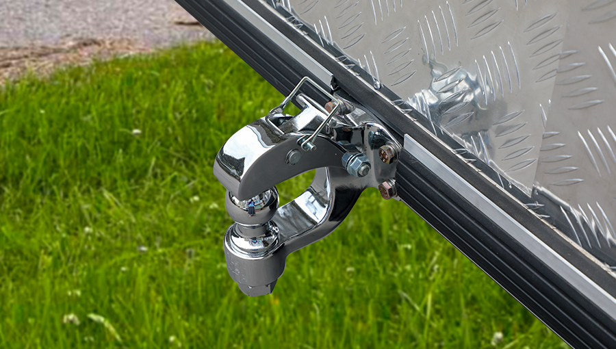 Close-up of the robust towing hook installed on Tara Turfman 700 EEC, designed for secure towing and hauling